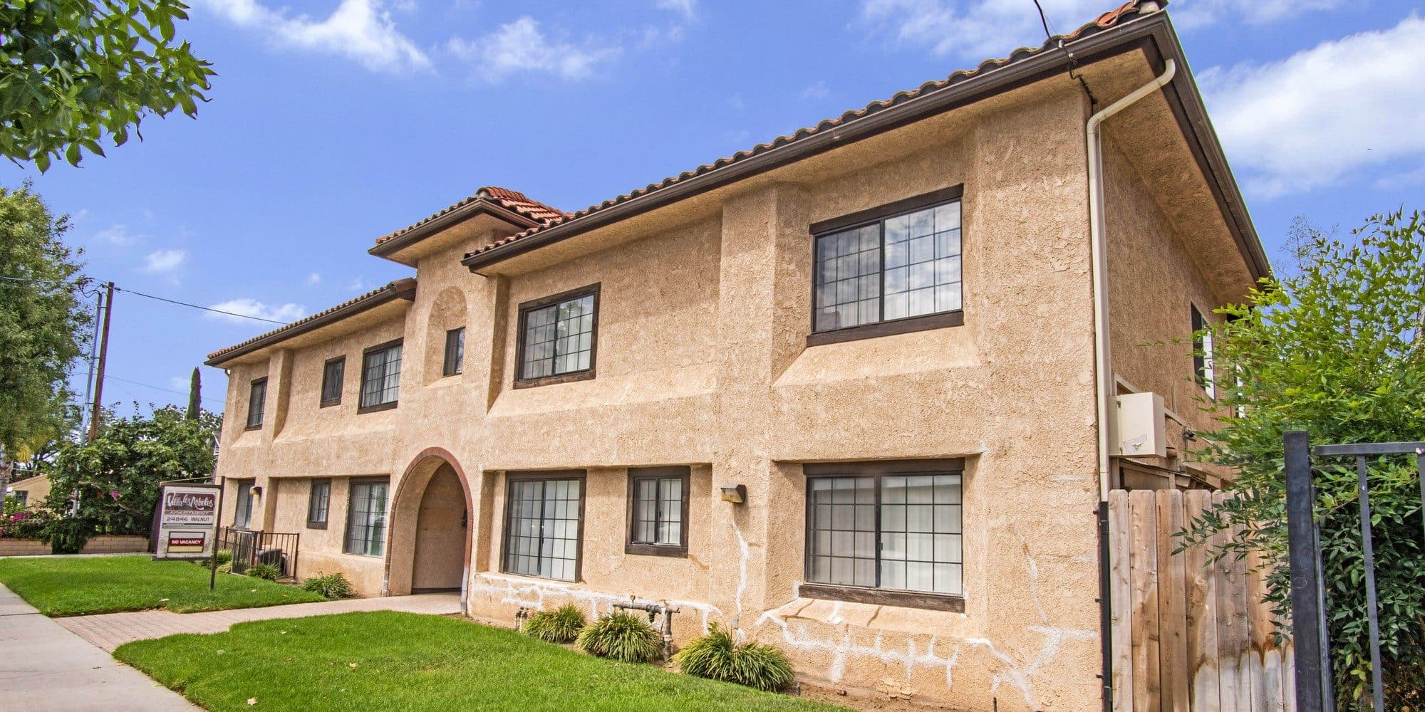 24846 Walnut St, Santa Clarita, CA 91321
