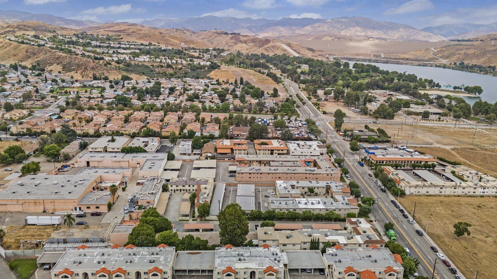 04, 31701 Ridge Route Rd, Castaic, CA 91384