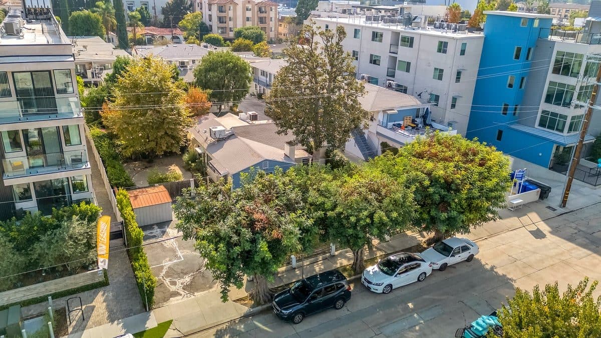 10814-10818 Blix St, North Hollywood, CA 91602