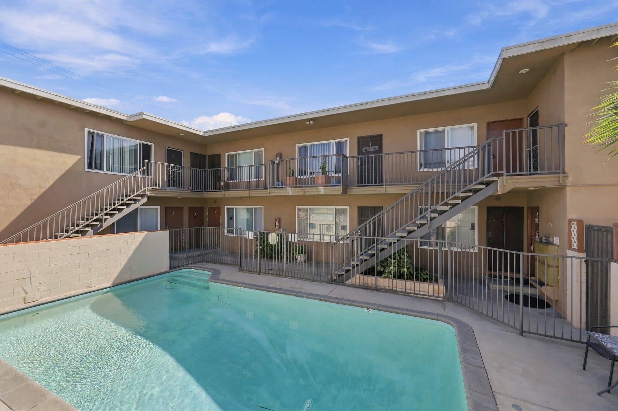 2540 S Barrington Ave, Los Angeles, CA 90064