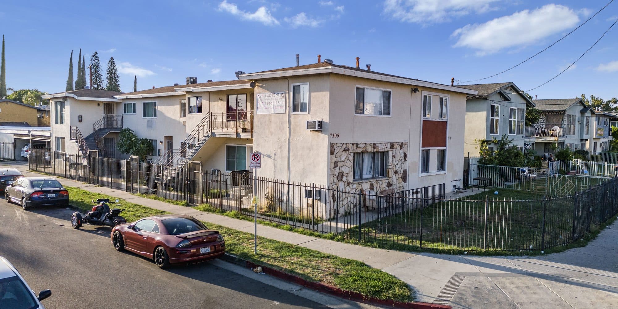 7305 Variel Ave, Canoga Park, CA 91303
